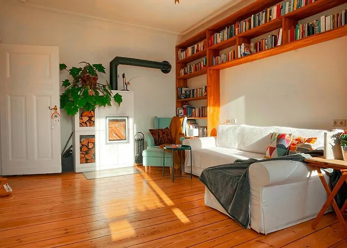 Sunny Apartment In Neukoelln
